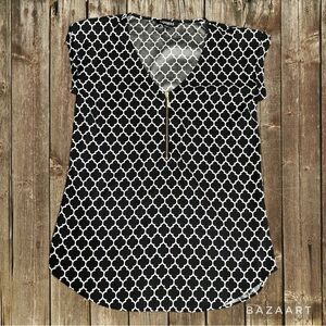 Express V-Neck Short Cuff Sleeve Gramercy Tee  Black and White